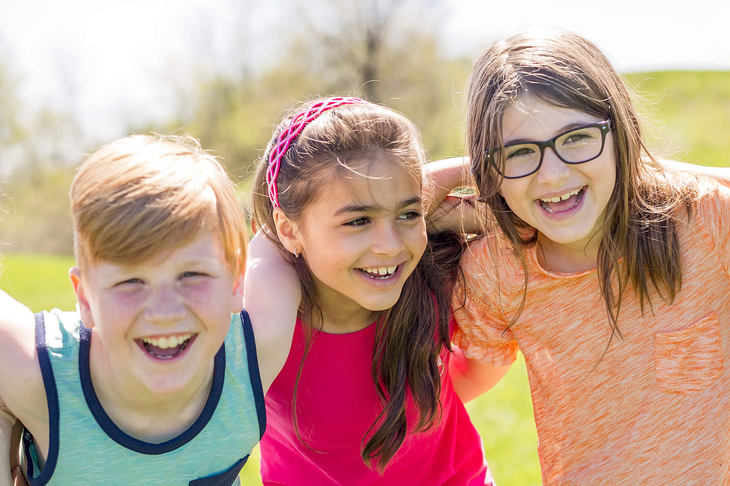 Group Of Child Have Fun On A Field Fotocredit: AdobeStock